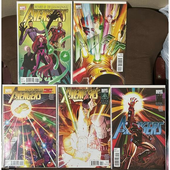 Avengers 4th Series #8 - 12 (2011 Marvel) Lot of 5 - 1 KEY - Picture 1 of 6